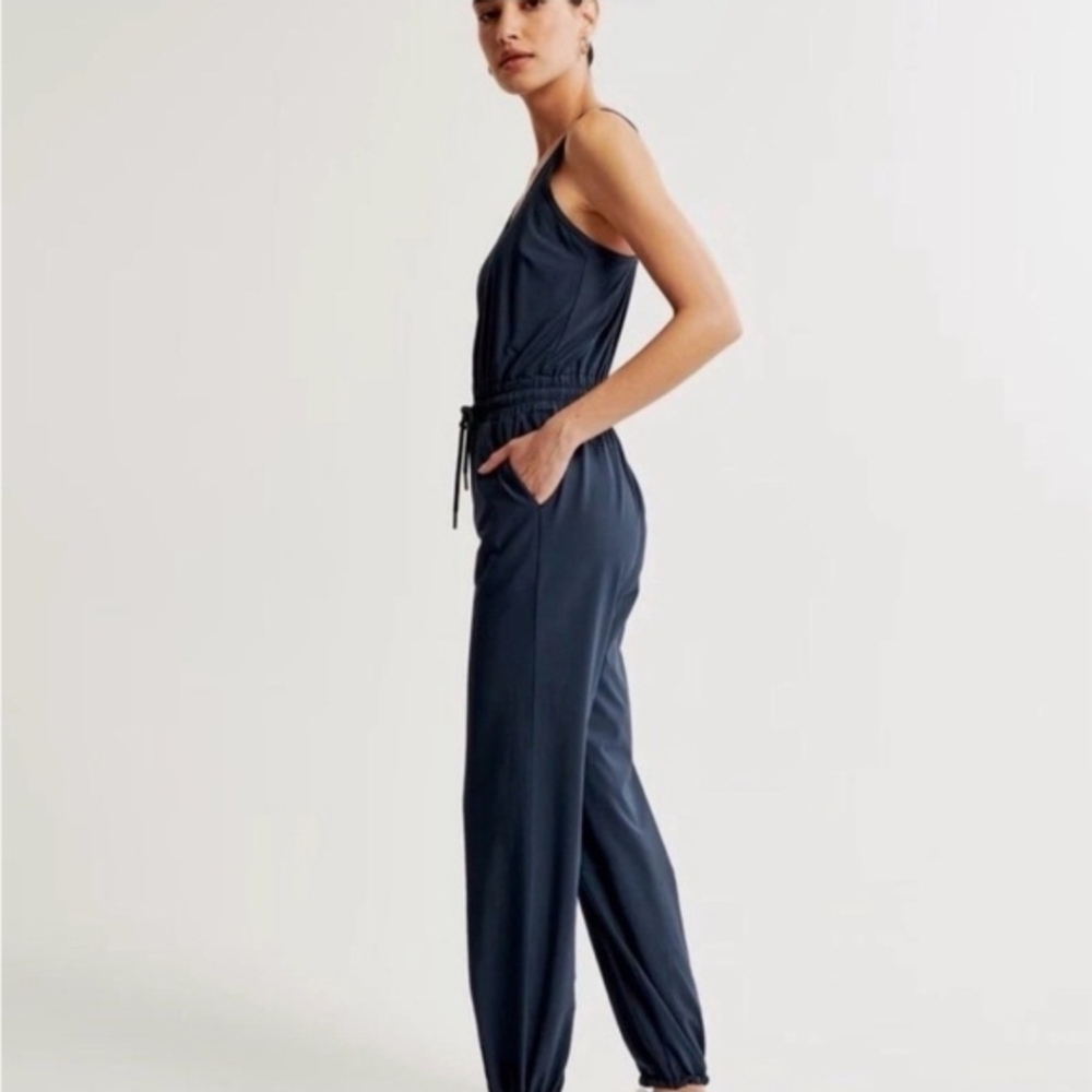 Abercrombie & Fitch Traveler Jumpsuit In Navy S Convertible Straps In Back - Picture 2 of 16